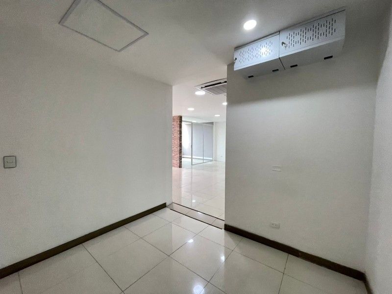 Oficina en arriendo en El Poblado, Medellín, 138 m² · foto 11 de 13