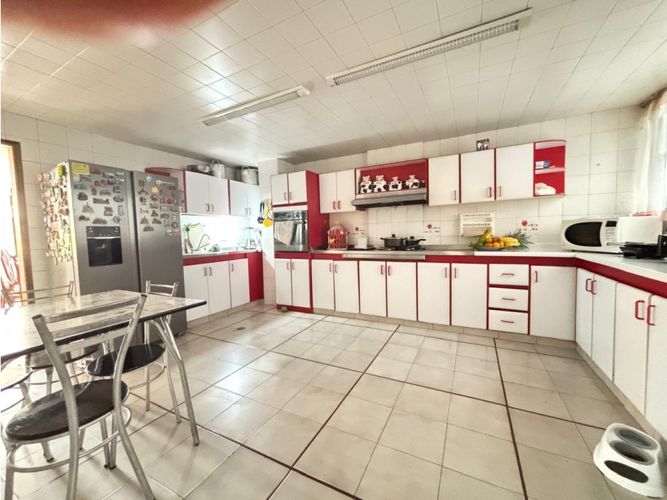 Apartamento de 4 alcobas en venta en Chicó Navarra, Bogotá, 230 m² · foto 4 de 19