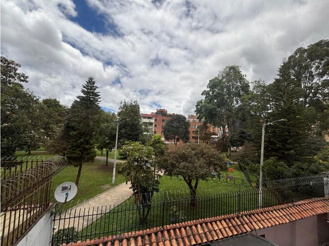 Apartamento de 4 alcobas en venta en Chicó Navarra, Bogotá, 230 m² · foto 10 de 19