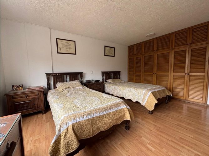 Apartamento de 4 alcobas en venta en Chicó Navarra, Bogotá, 230 m² · foto 11 de 19