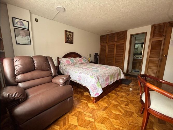 Apartamento de 4 alcobas en venta en Chicó Navarra, Bogotá, 230 m² · foto 13 de 19