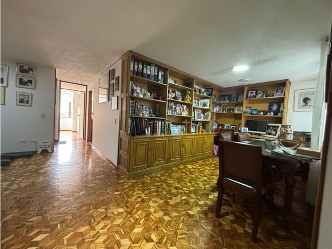 Apartamento de 4 alcobas en venta en Chicó Navarra, Bogotá, 230 m² · foto 14 de 19