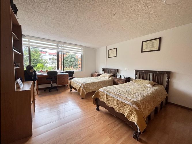 Apartamento de 4 alcobas en venta en Chicó Navarra, Bogotá, 230 m² · foto 15 de 19