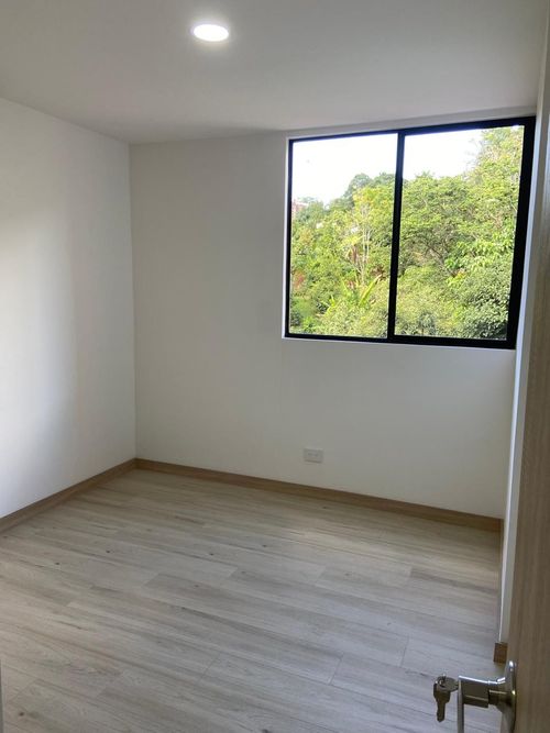Apartamento de 3 alcobas en arriendo en Las Palmas, Envigado, 95 m² · foto 8 de 17