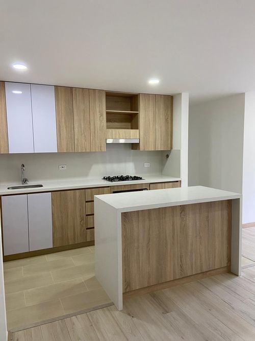 Apartamento de 3 alcobas en arriendo en Las Palmas, Envigado, 95 m² · foto 2 de 17