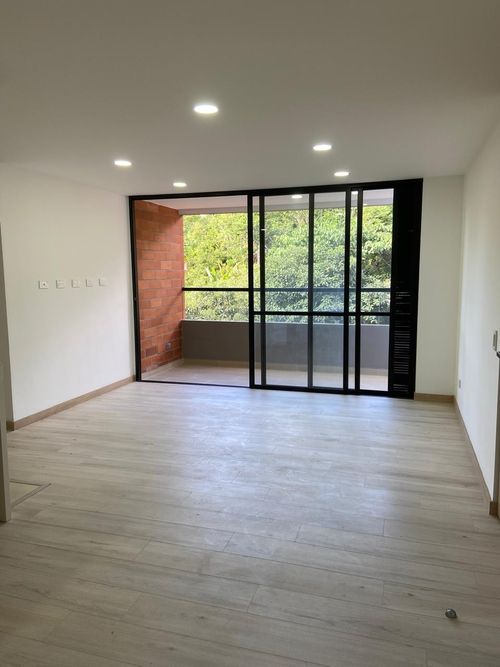 Apartamento de 3 alcobas en arriendo en Las Palmas, Envigado, 95 m² · foto 3 de 17