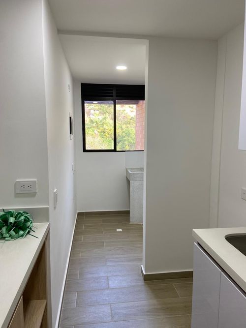 Apartamento de 3 alcobas en arriendo en Las Palmas, Envigado, 90 m² · foto 3 de 17