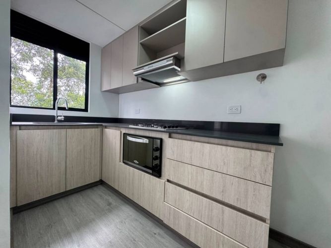 Apartamento de 3 alcobas en arriendo en Altos Del Poblado, Medellín, 70 m² · foto 7 de 24