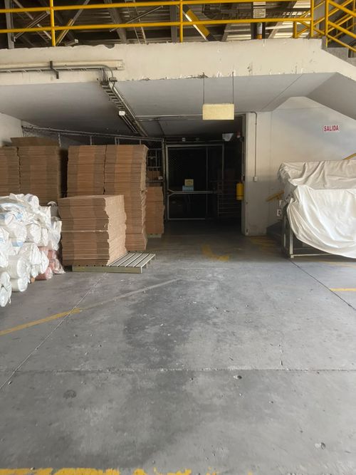 Bodega en arriendo en Salomia, Cali · foto 2 de 24