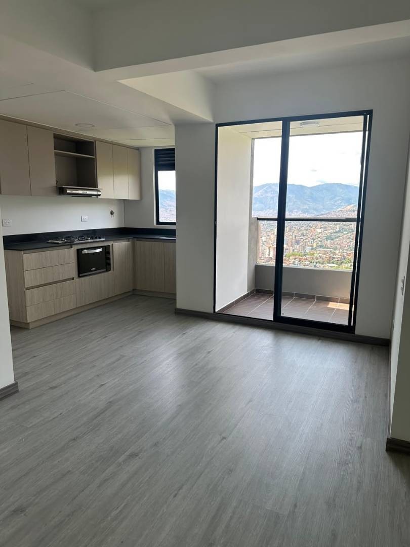 Apartamento en arriendo en Las Palmas, Medellín · foto 2 de 24