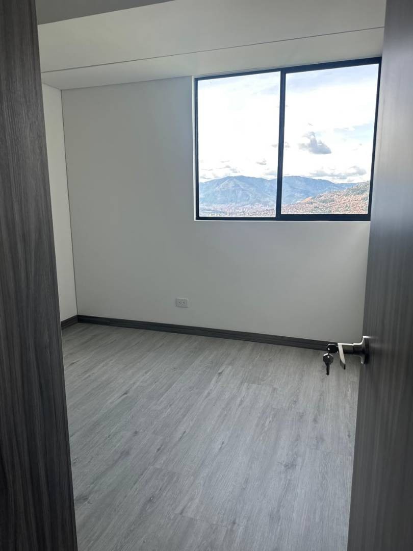 Apartamento en arriendo en Las Palmas, Medellín · foto 10 de 24