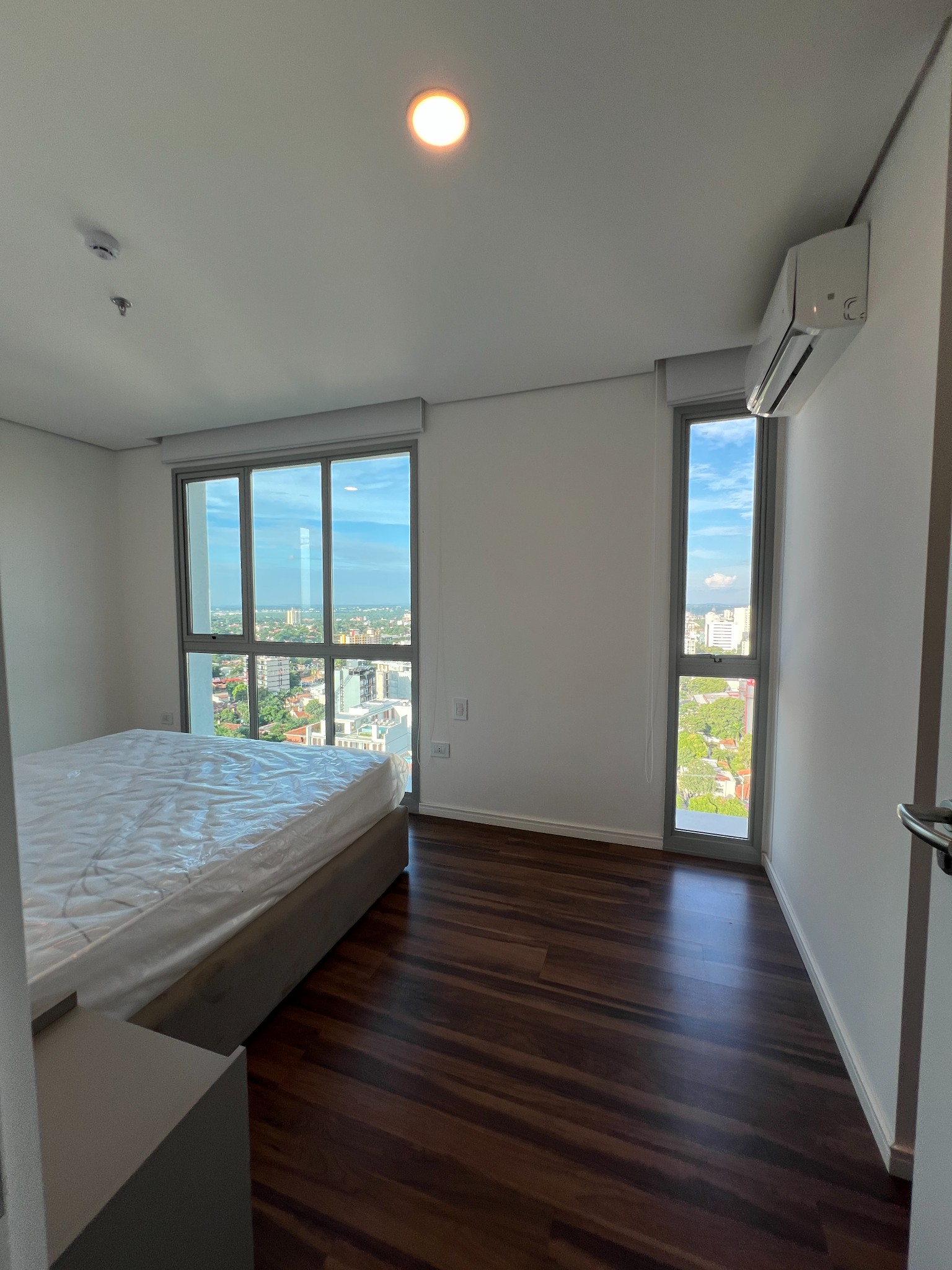 DEPARTAMENTO DISPONIBLE SOBRE AVDA. SAN MARTIN | San Martin esq. Papa Juan XVIII — foto 3