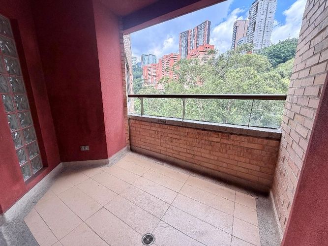 Apartamento de 2 alcobas en venta en Aves Maria, Sabaneta, 90 m² · foto 2 de 14