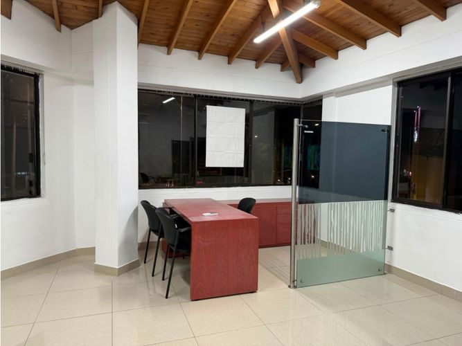Oficina en arriendo en Conquistadores, Medellín, 34 m² · foto 3 de 9