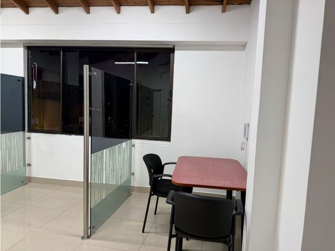 Oficina en arriendo en Conquistadores, Medellín, 34 m² · foto 4 de 9