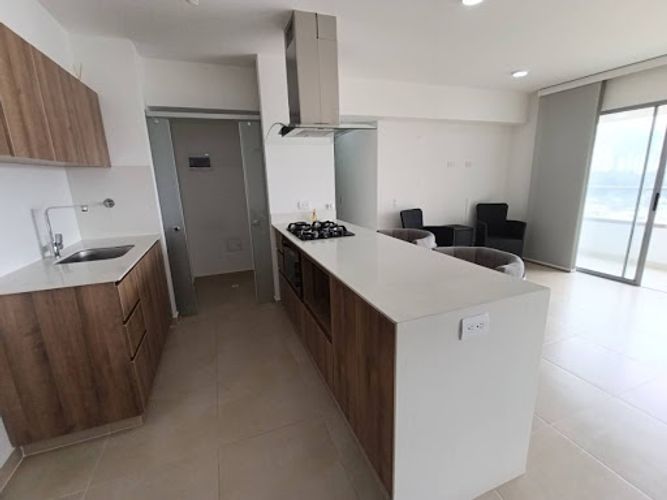 Apartamento de 2 alcobas en arriendo en Prados De Sabaneta, Sabaneta, 75 m² · foto 2 de 12