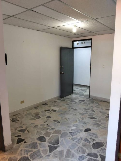Oficina en arriendo en Centro, Neiva, 31 m² · foto 2 de 8