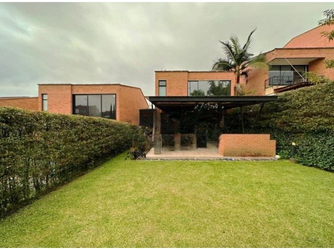 Casa de 3 alcobas en venta en Mesa, Medellín, 270 m² · foto 2 de 19
