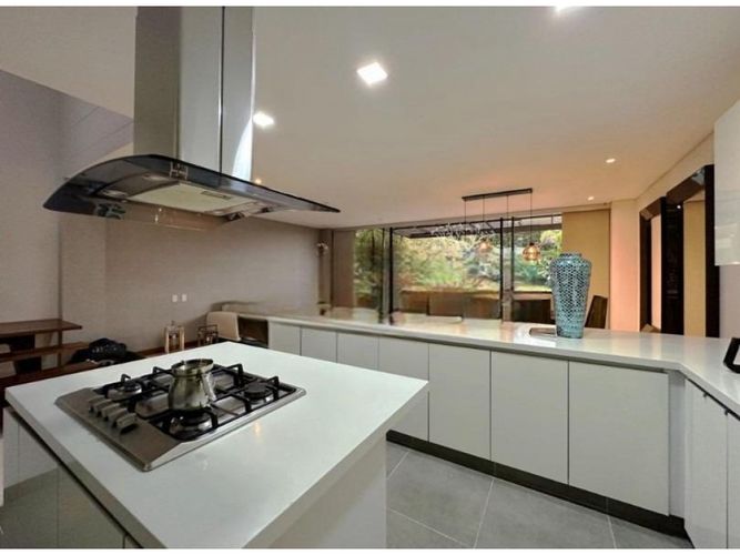 Casa de 3 alcobas en venta en Mesa, Medellín, 270 m² · foto 3 de 19