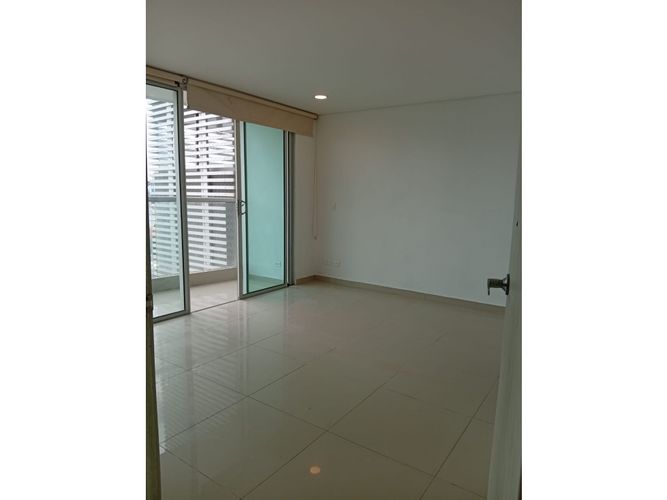 Apartamento de 3 alcobas en arriendo en Manga, Cartagena, 122 m² · foto 23 de 24