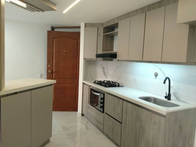 Apartamento de 2 alcobas en venta en Laureles, Medellín, 57 m² · foto 6 de 19