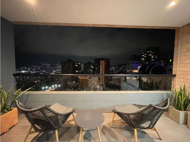Apartamento de 2 alcobas en venta en El Poblado, Medellín, 92 m² · foto 9 de 10