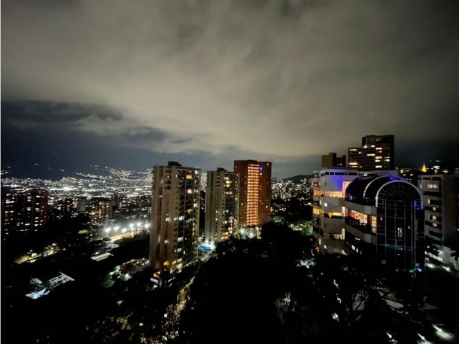 Apartamento de 2 alcobas en venta en El Poblado, Medellín, 92 m² · foto 10 de 10