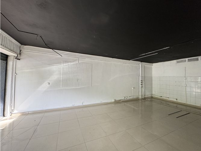Local en arriendo en Manila, Medellín, 45 m² · foto 5 de 11