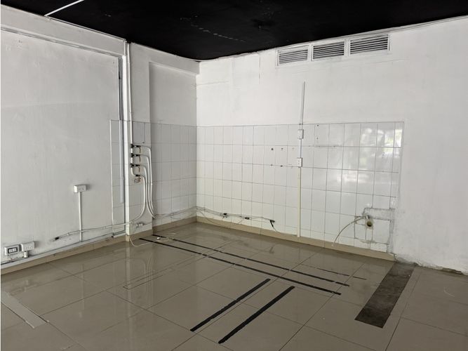 Local en arriendo en Manila, Medellín, 45 m² · foto 7 de 11