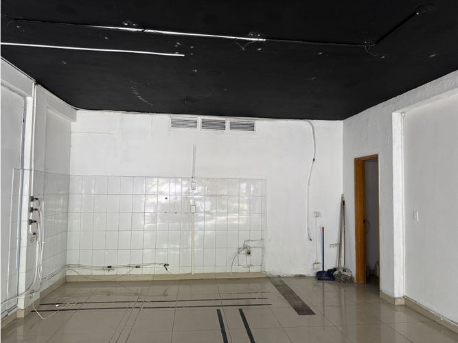 Local en arriendo en Manila, Medellín, 45 m² · foto 10 de 11