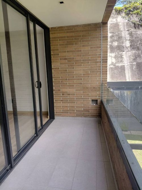 Apartamento de 2 alcobas en arriendo en El Poblado, Medellín, 105 m² · foto 8 de 24