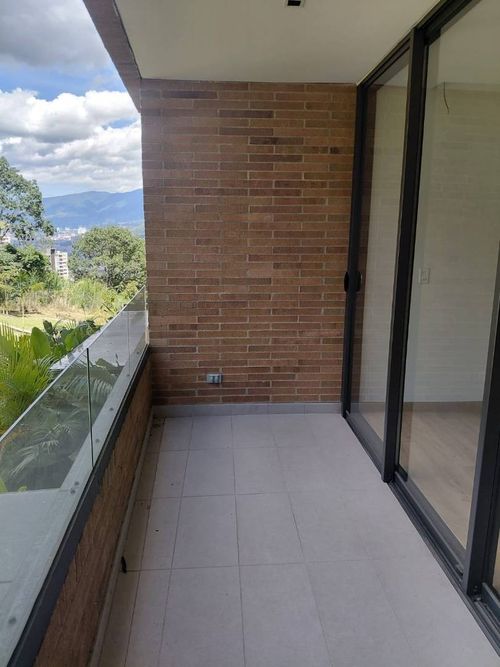 Apartamento de 2 alcobas en arriendo en El Poblado, Medellín, 105 m² · foto 11 de 24