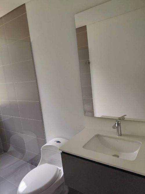 Apartamento de 2 alcobas en arriendo en El Poblado, Medellín, 105 m² · foto 9 de 24