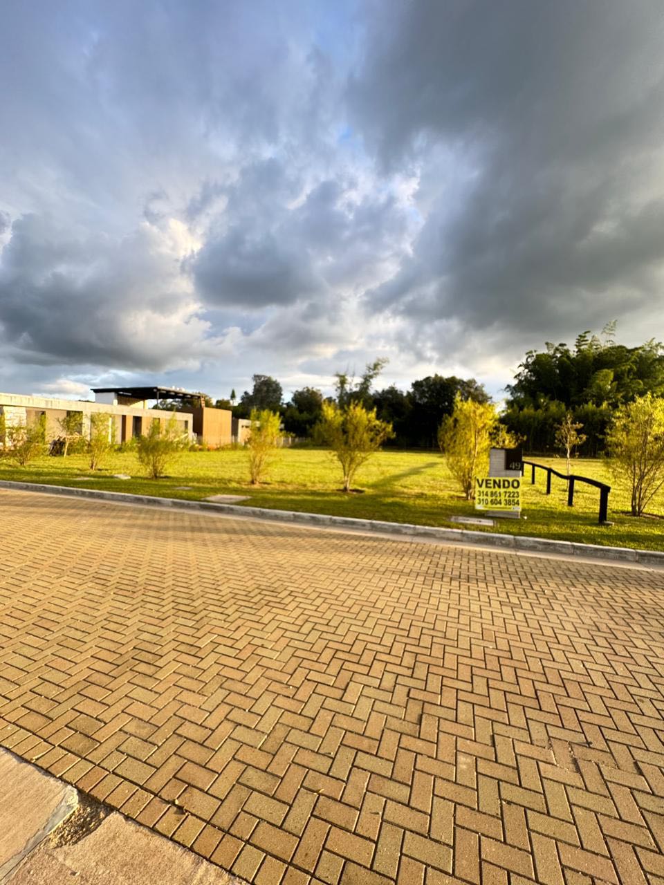 Land in Santa Elena (1600 m²) for Sale - 2