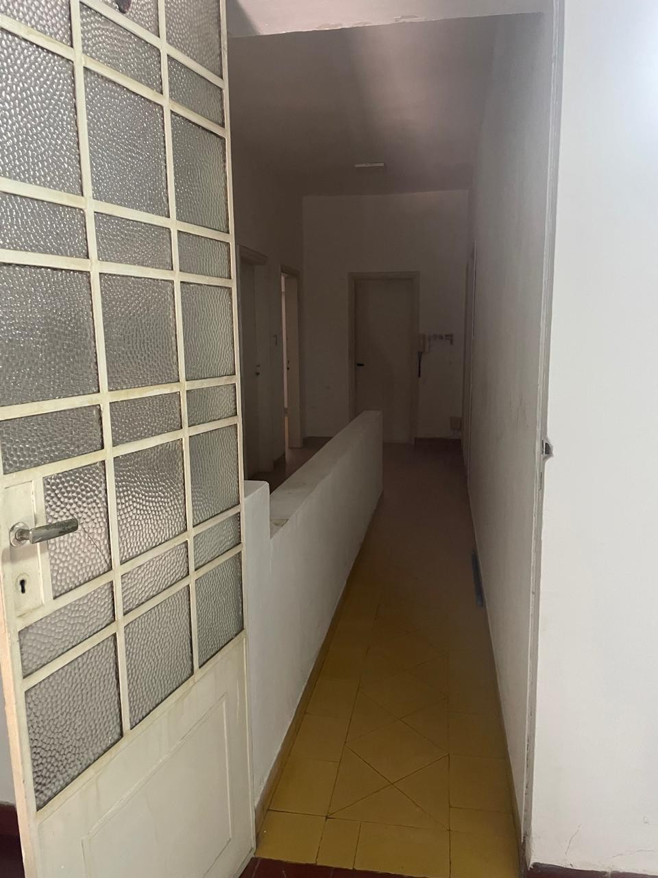 ALQUILO AMPLIA CASA PARA COMERCIO, OFICINAS O CONSULTORIO EN EL CENTRO DE ASUNCION — foto 3
