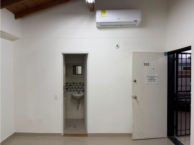 Oficina en arriendo en Conquistadores, Medellín, 24 m² · foto 6 de 9