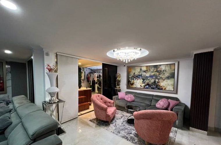 Casa de 3 alcobas en venta en Loma Del Chocho, Envigado, 270 m² · foto 11 de 24