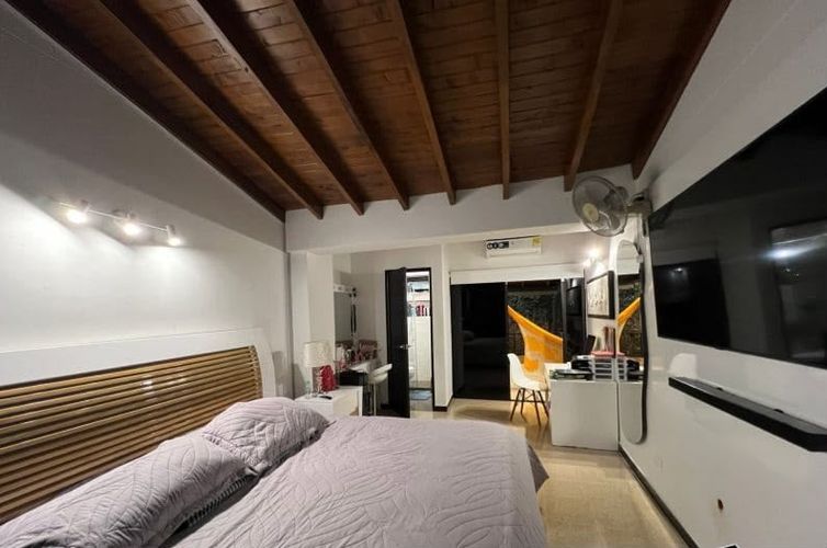 Casa de 3 alcobas en venta en Loma Del Chocho, Envigado, 270 m² · foto 20 de 24