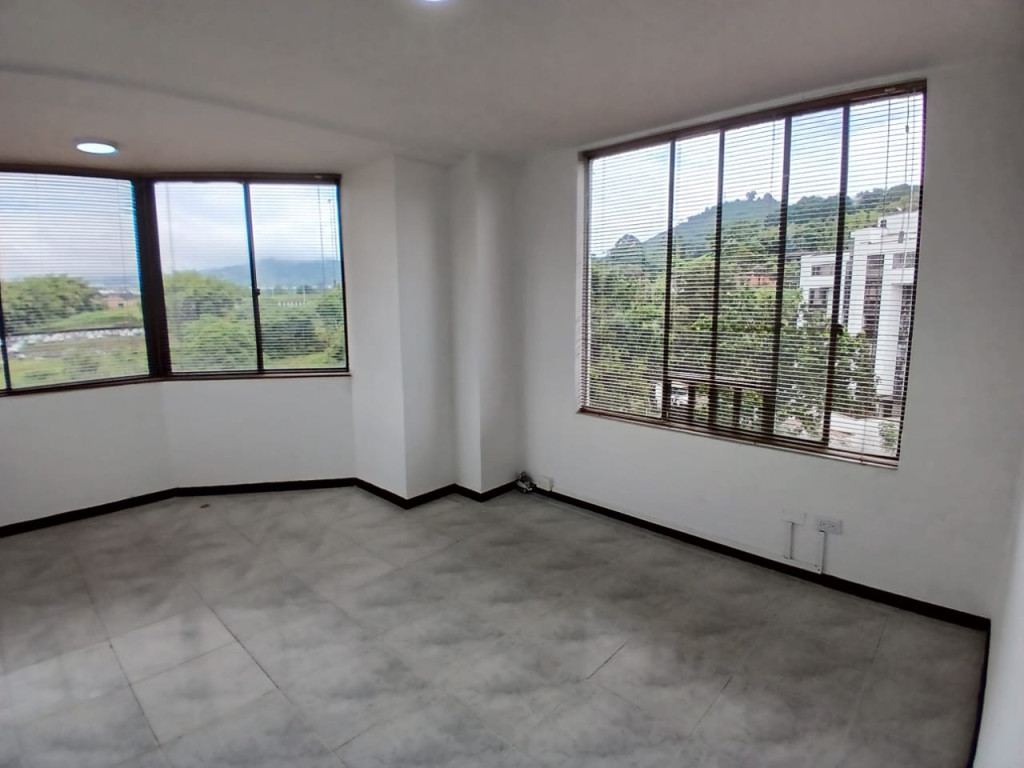 Apartamento en venta en Pinares, Pereira · foto 4 de 21
