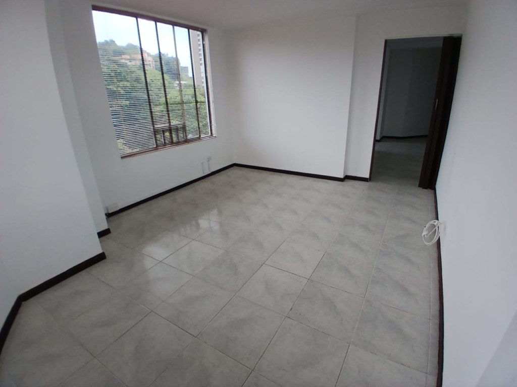 Apartamento en venta en Pinares, Pereira · foto 5 de 21