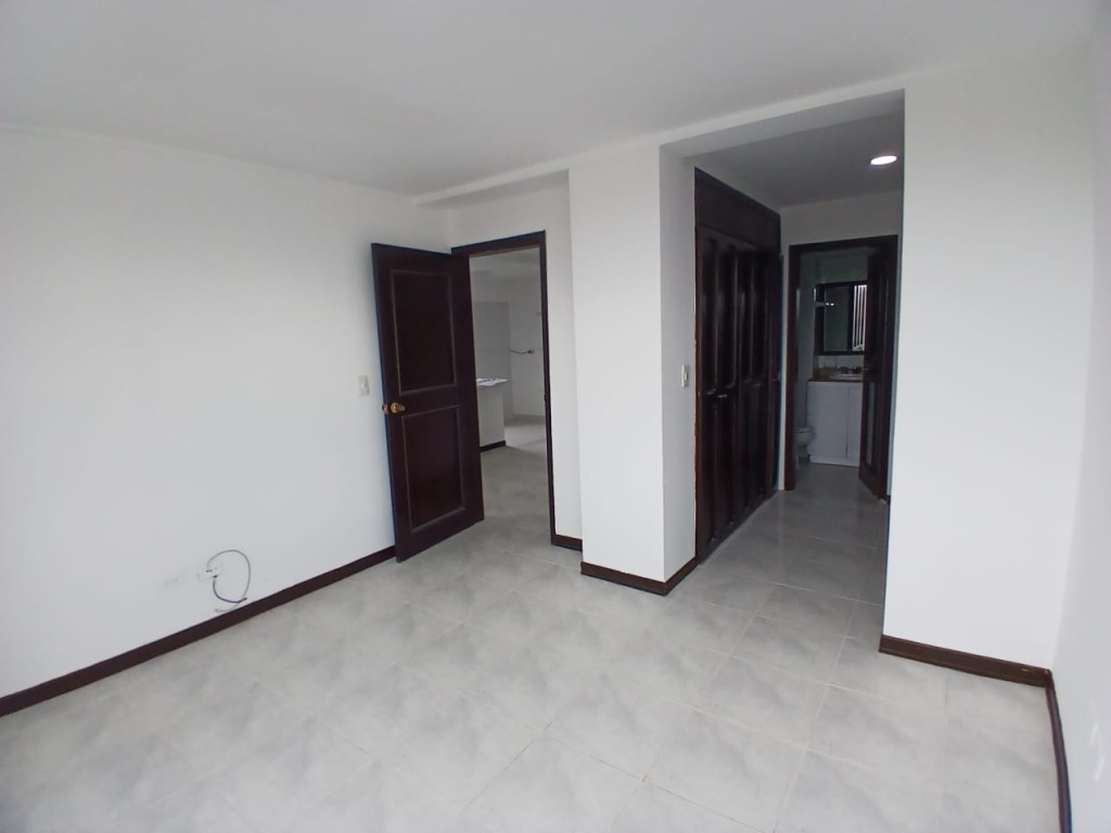 Apartamento en venta en Pinares, Pereira · foto 6 de 21