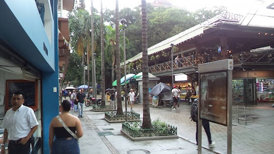 Local en arriendo en Guayaquil, Medellín, 380 m² · foto 4 de 24