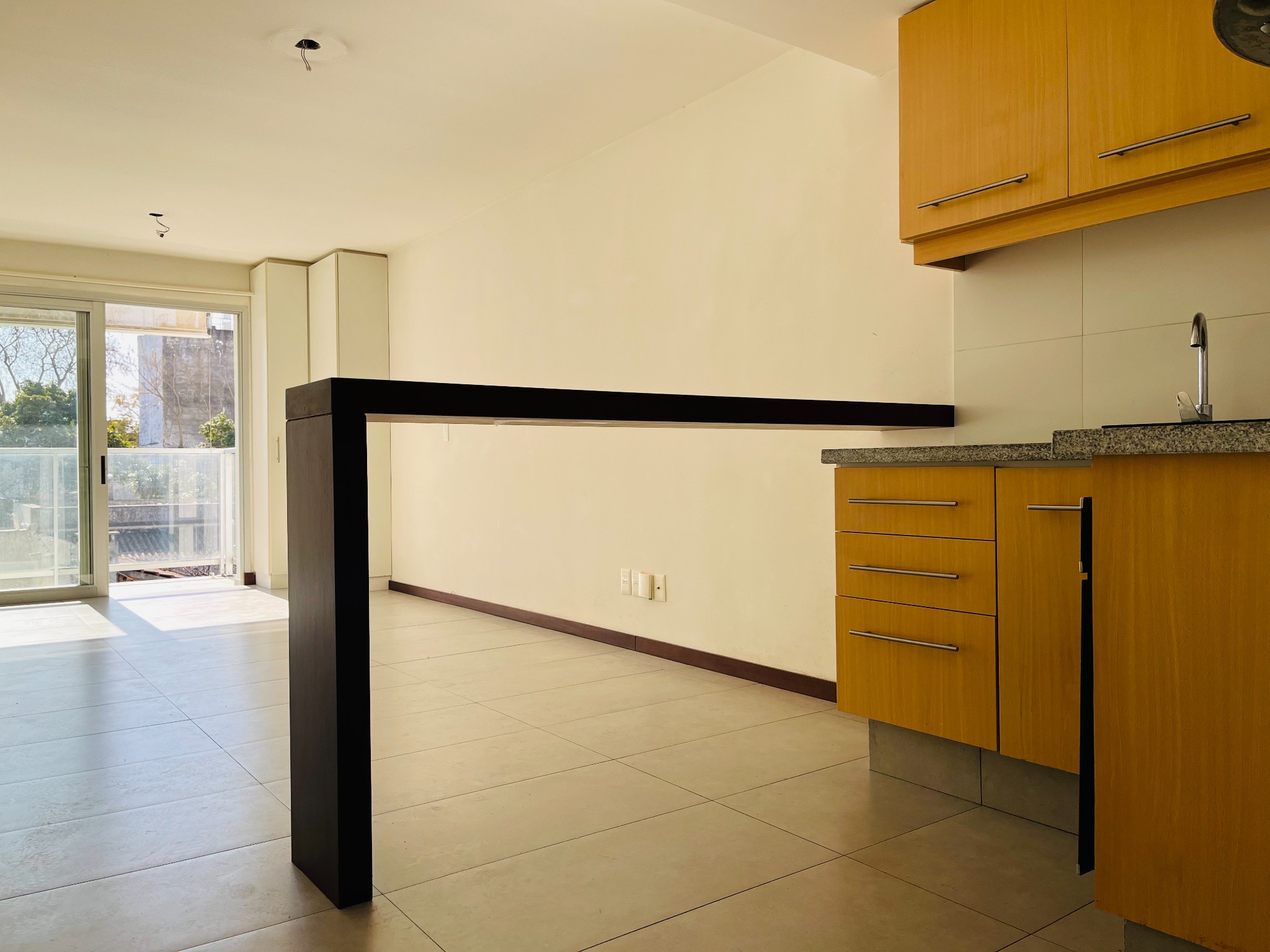 Apartamento En Alquiler En Buceo Monoambiente Semi Equipado