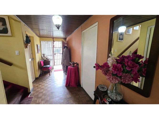 Casa de 3 alcobas en venta en Pontevedra, Bogotá, 407 m² · foto 2 de 21