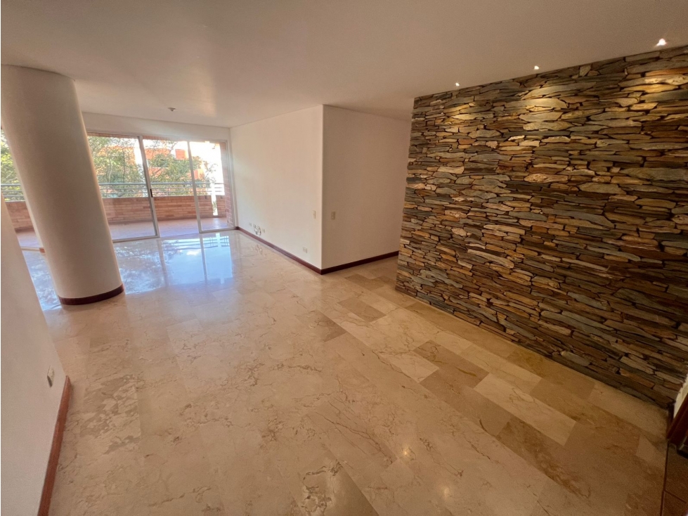 Apartamento de 4 habitaciones en arriendo en Laureles, Medellín — imagen 1 de 30