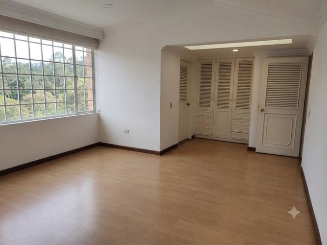 Casa de 5 alcobas en venta en La Calleja, Bogotá, 380 m² · foto 10 de 12