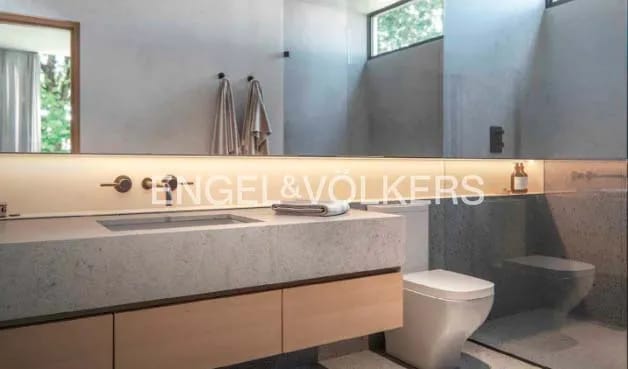 Casa de 3 alcobas en venta en Loma Del Escobero, Envigado, 202 m² · foto 3 de 9