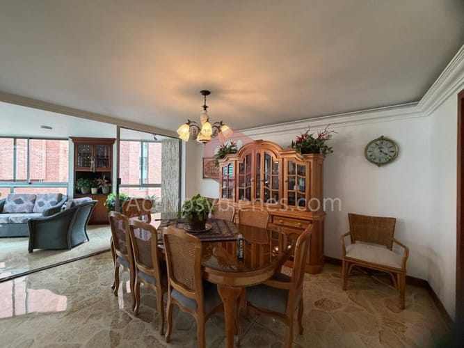 Apartamento de 4 alcobas en venta en La Florida, Medellín, 210 m² · foto 3 de 24
