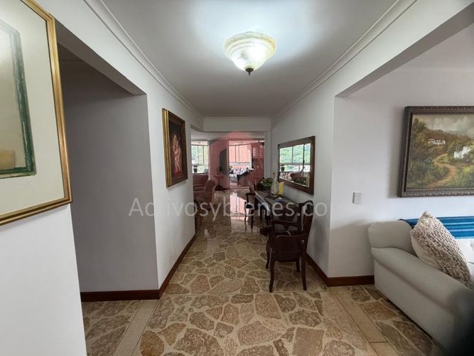 Apartamento de 4 alcobas en venta en La Florida, Medellín, 210 m² · foto 9 de 24