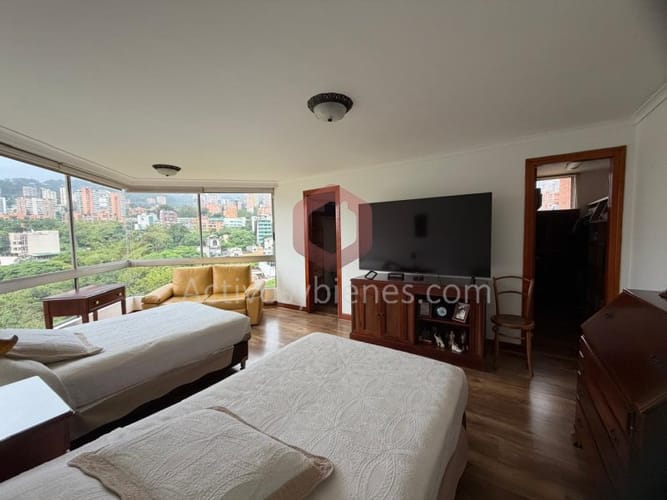 Apartamento de 4 alcobas en venta en La Florida, Medellín, 210 m² · foto 13 de 24